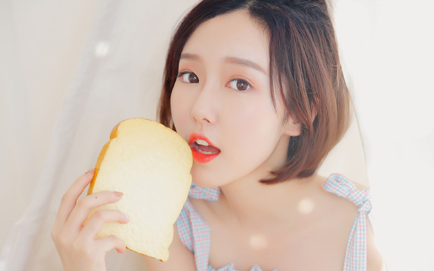 “穿越山谷：沿途风景中的激烈对决”，穿越山谷 歌曲