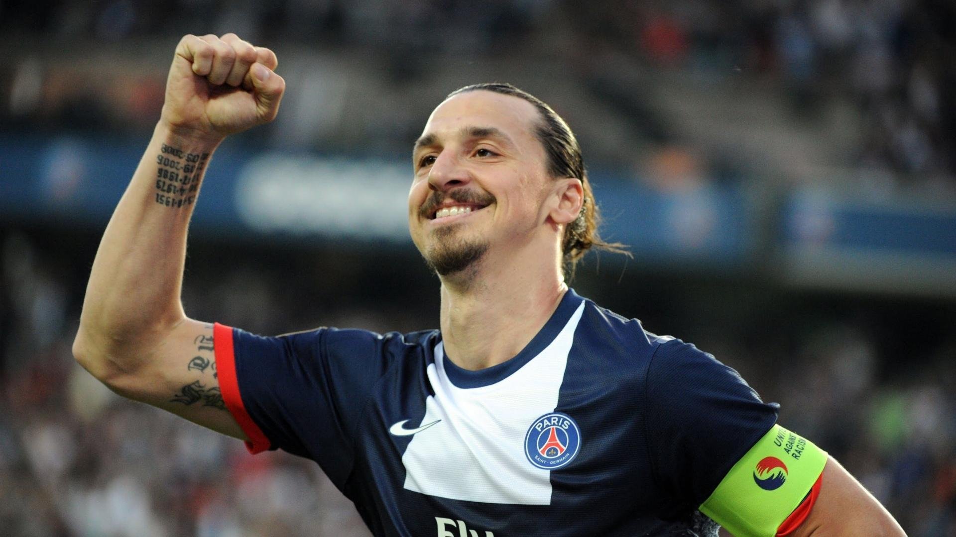 国际足球界倡导绿色环保，赛场和设备实现全面升级，足球国际赛的作用